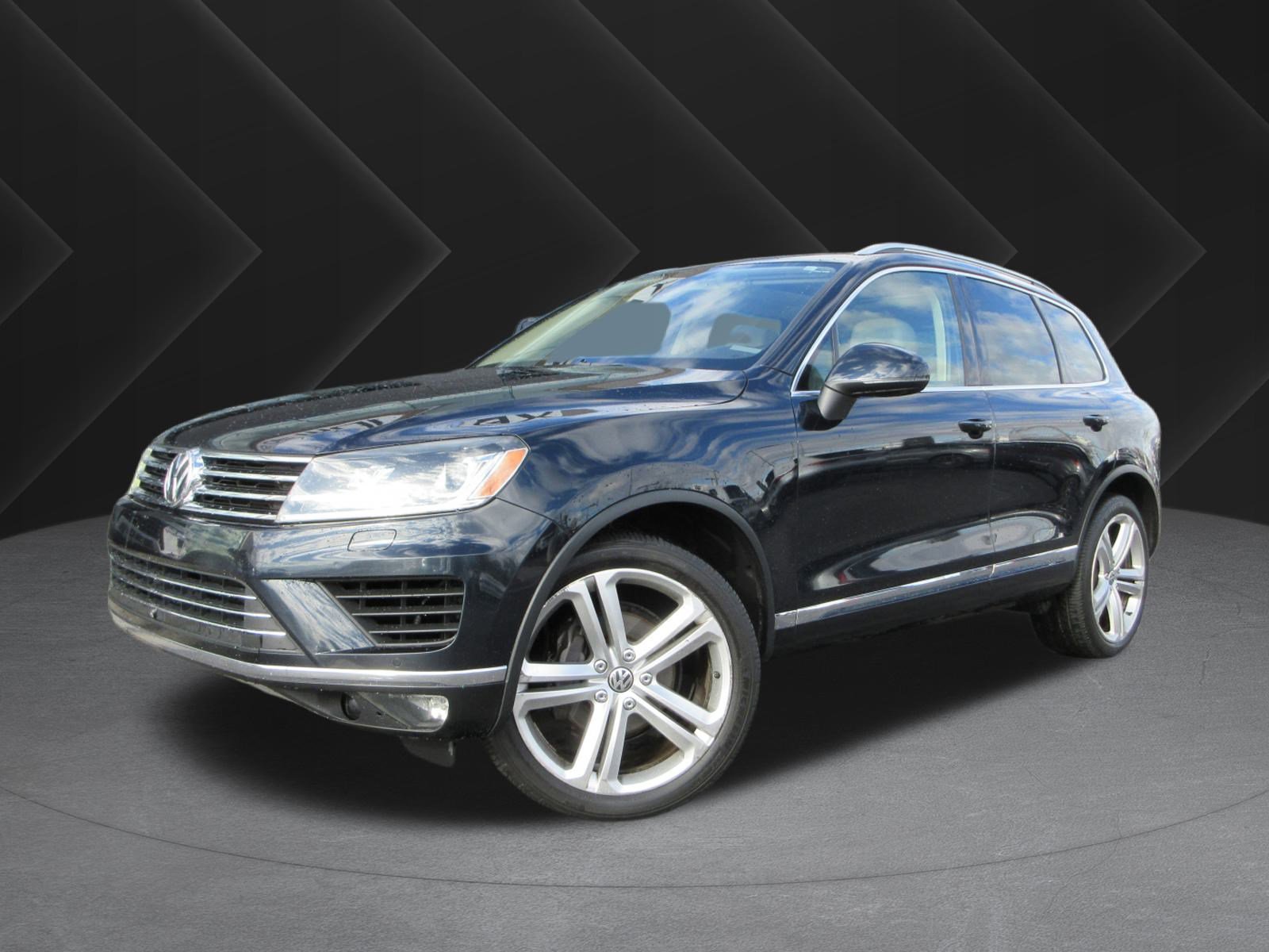2017 Volkswagen Touareg Executive's photo