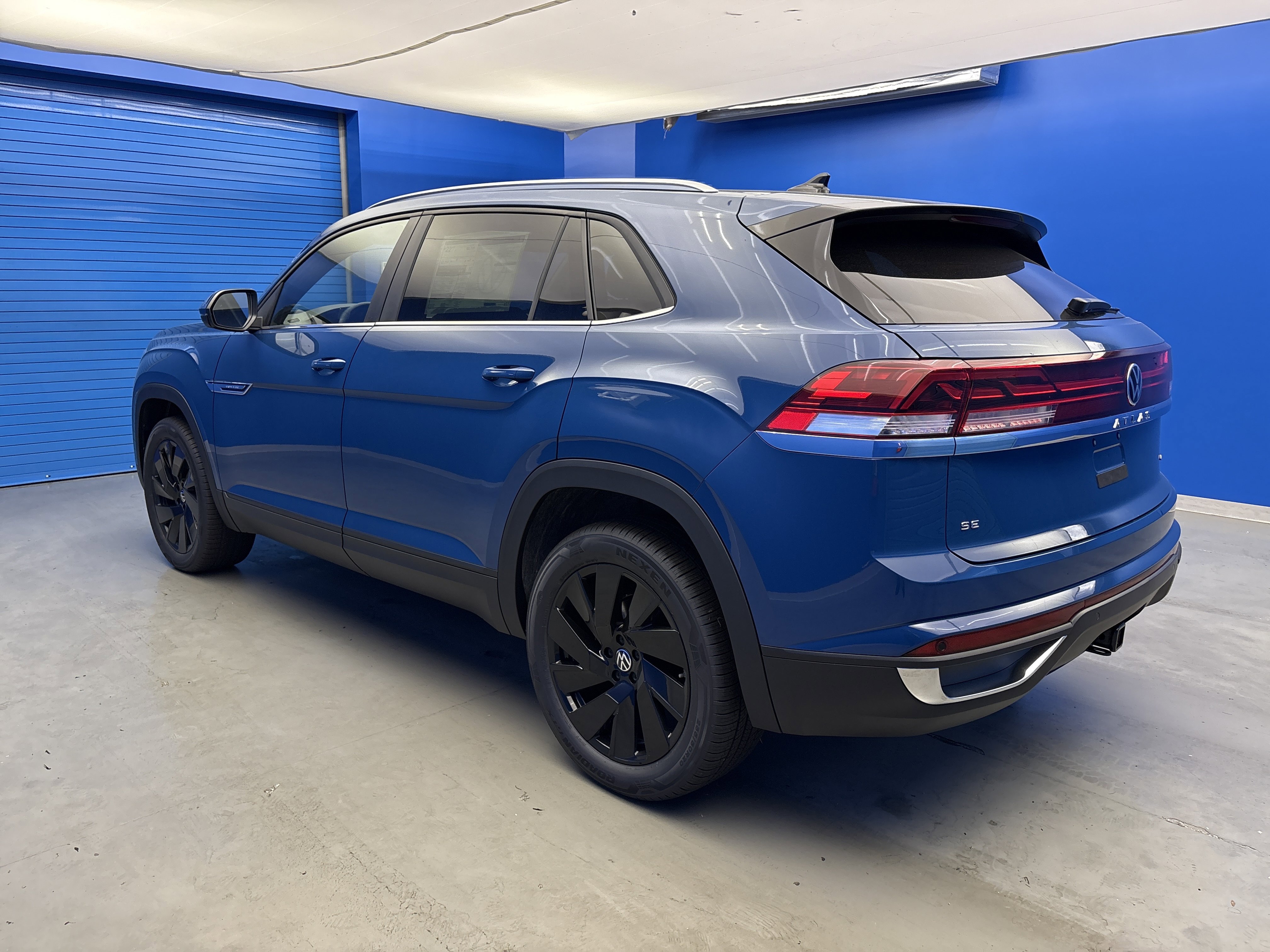 2026 Volkswagen Atlas Cross Sport SE Technology photo 3