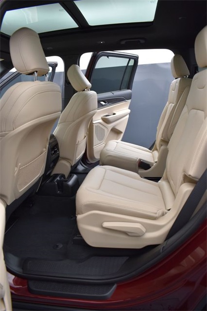 2025 Jeep Grand Cherokee Limited photo 9