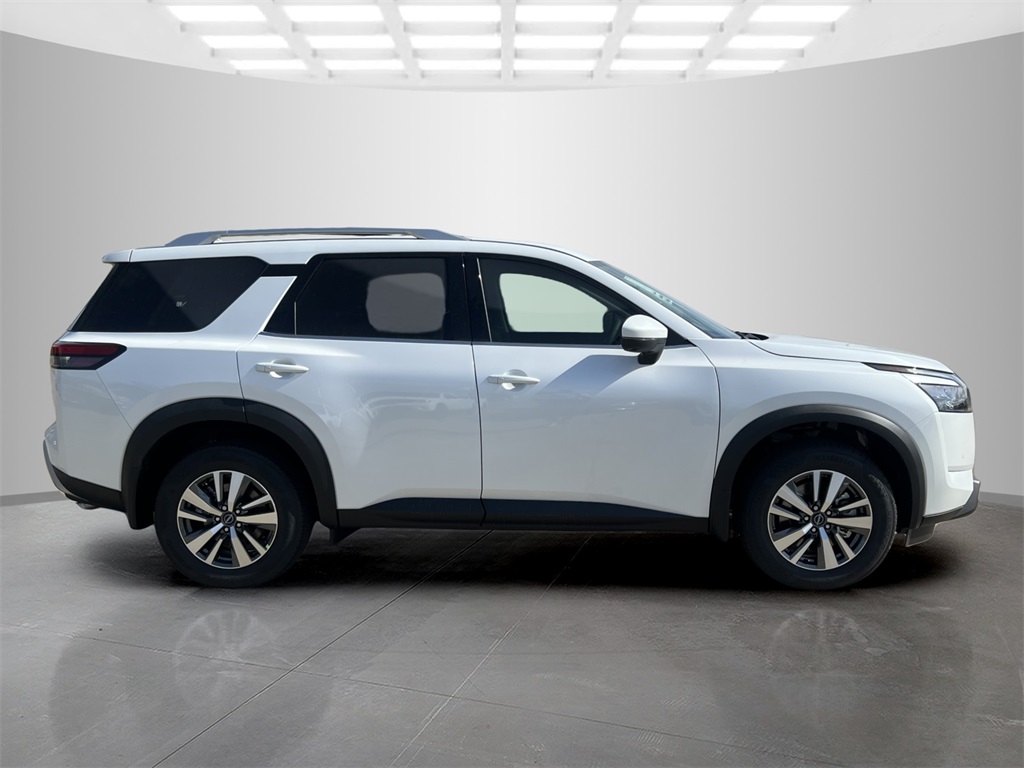 2025 Nissan Pathfinder SL photo 4