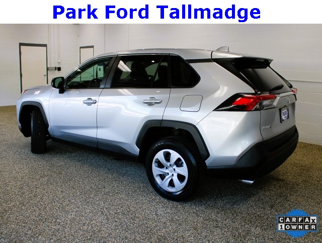 2024 Toyota RAV4 LE photo 2