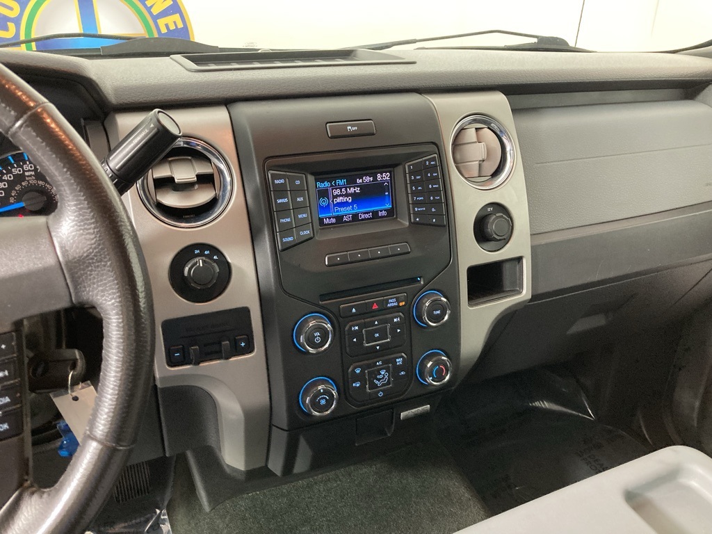 2013 Ford F-150 XLT photo 2