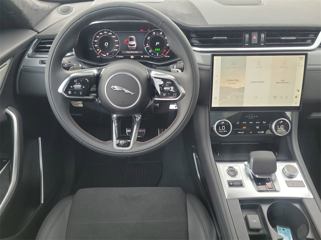 2026 Jaguar F-PACE SVR photo 15