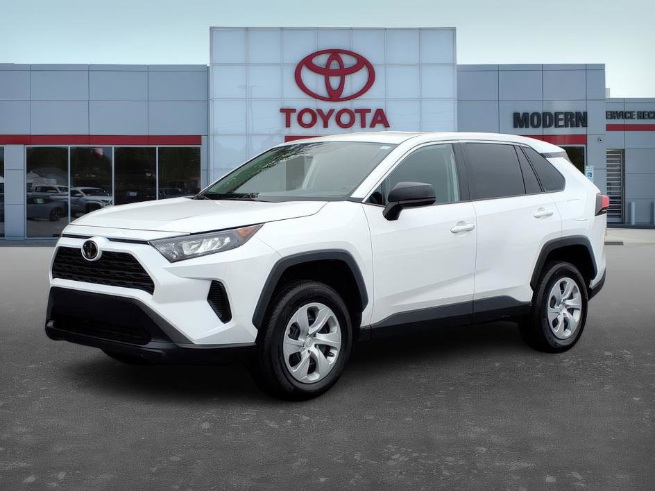 2022 Toyota RAV4 LE's photo
