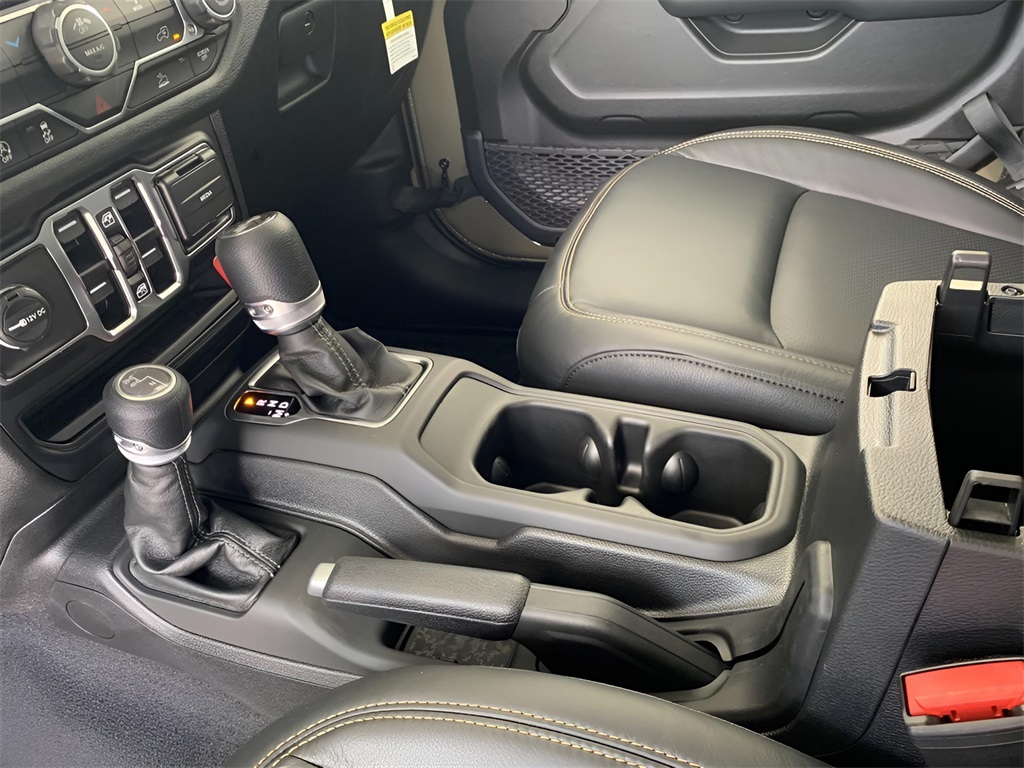 2025 Jeep Wrangler Sport photo 33