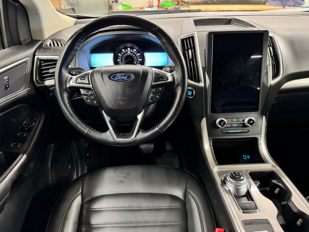 2024 Ford Edge SEL photo 18