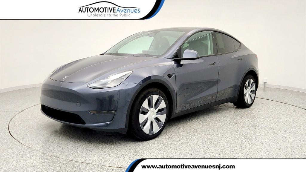 2023 Tesla Model Y Long Range's photo