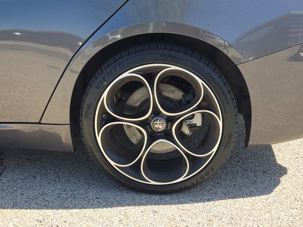 2024 Alfa Romeo Giulia Ti photo 17