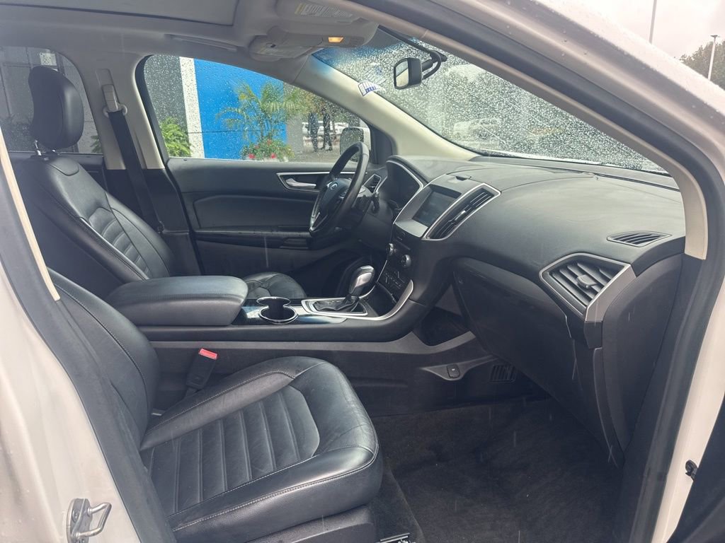 2015 Ford Edge SEL photo 25