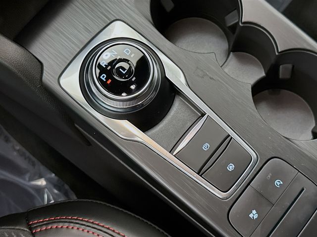 2025 Ford Escape ST-Line photo 16