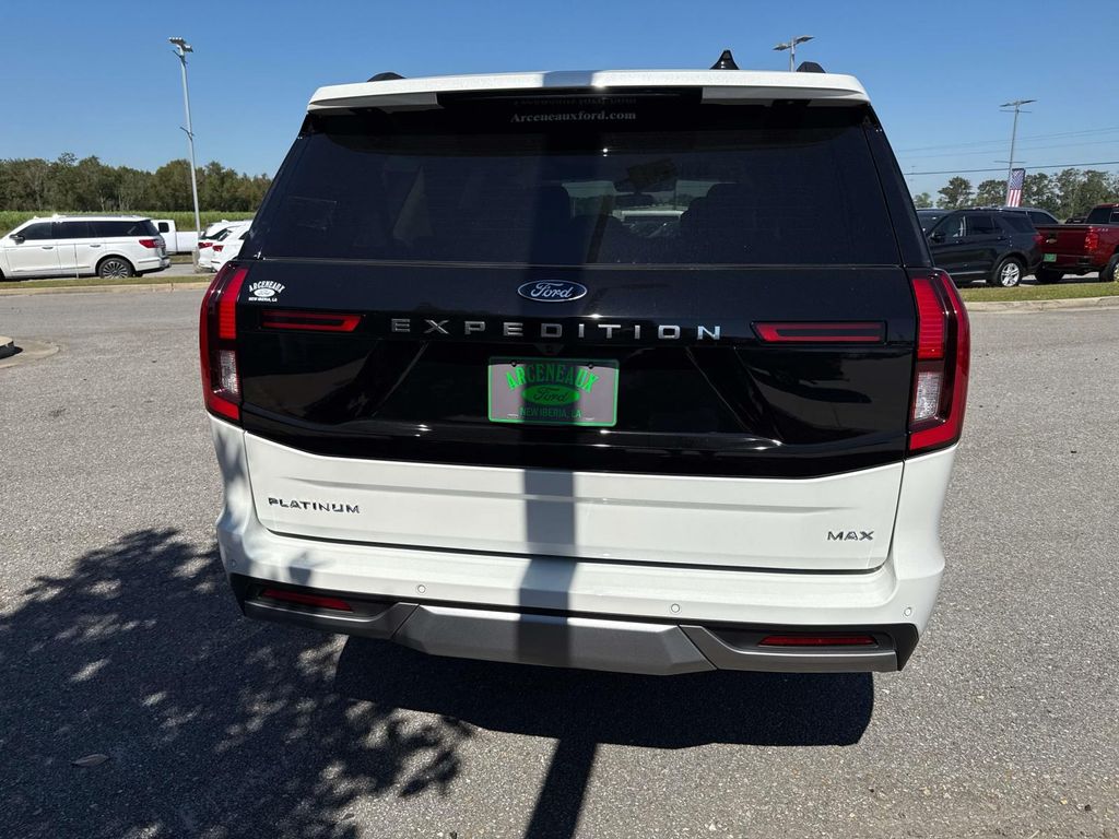 2025 Ford Expedition MAX Platinum photo 3