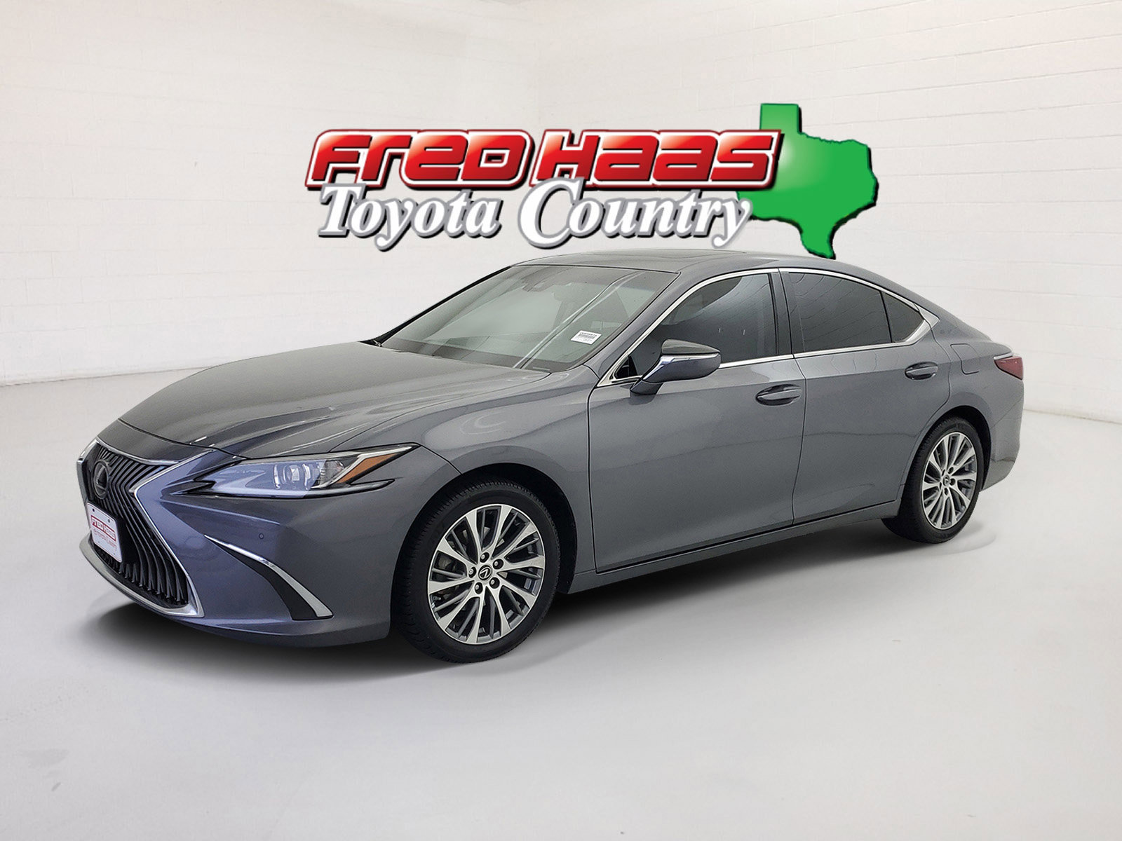 2021 Lexus ES 350's photo