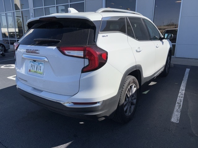 2023 GMC Terrain SLT's photo