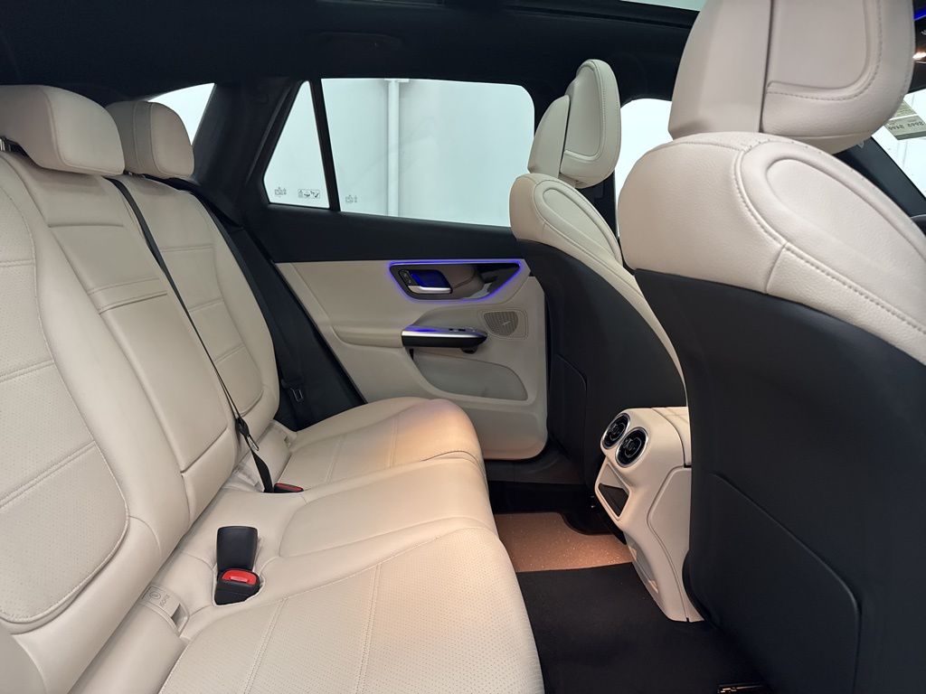 2026 Mercedes Benz GLC 300 photo 22