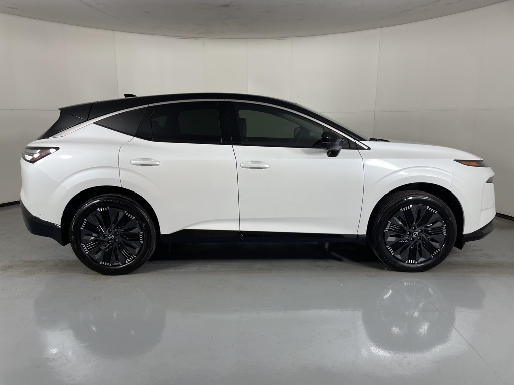 2025 Nissan Murano Platinum photo 9