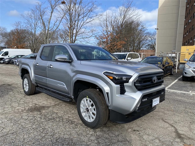 2025 Toyota Tacoma SR5's photo