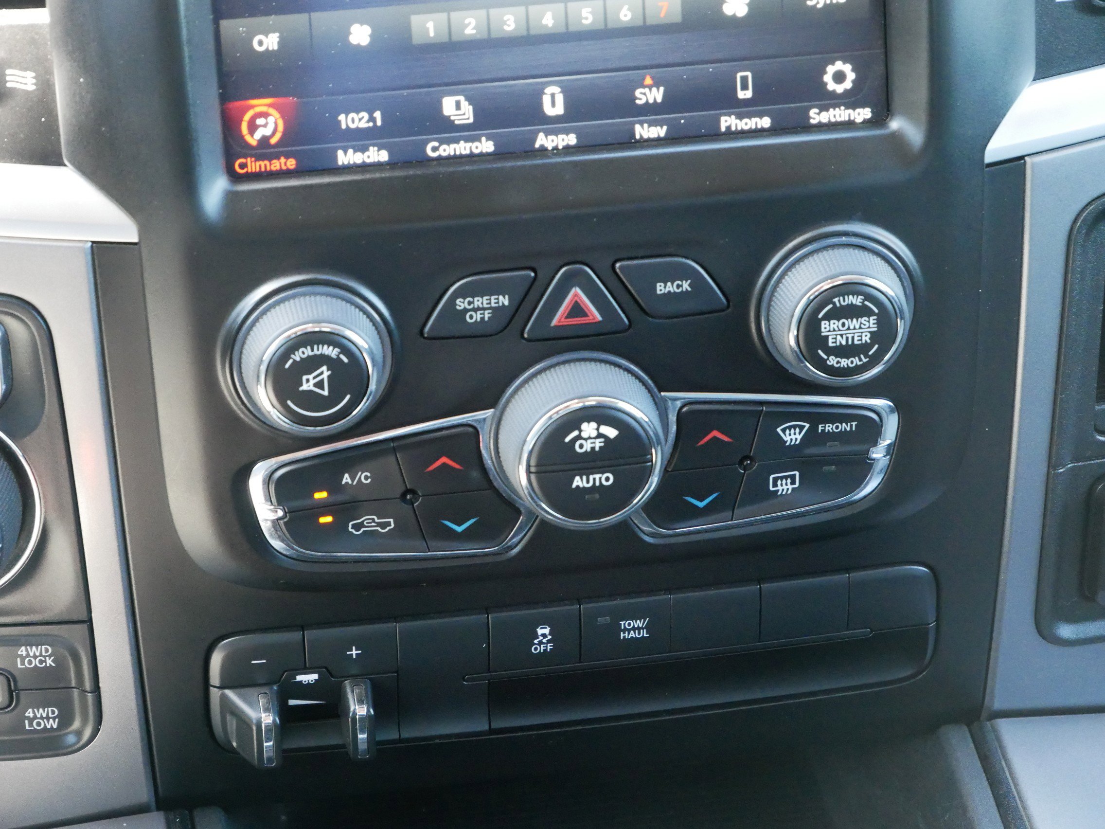 2023 Ram 1500 Classic SLT photo 15