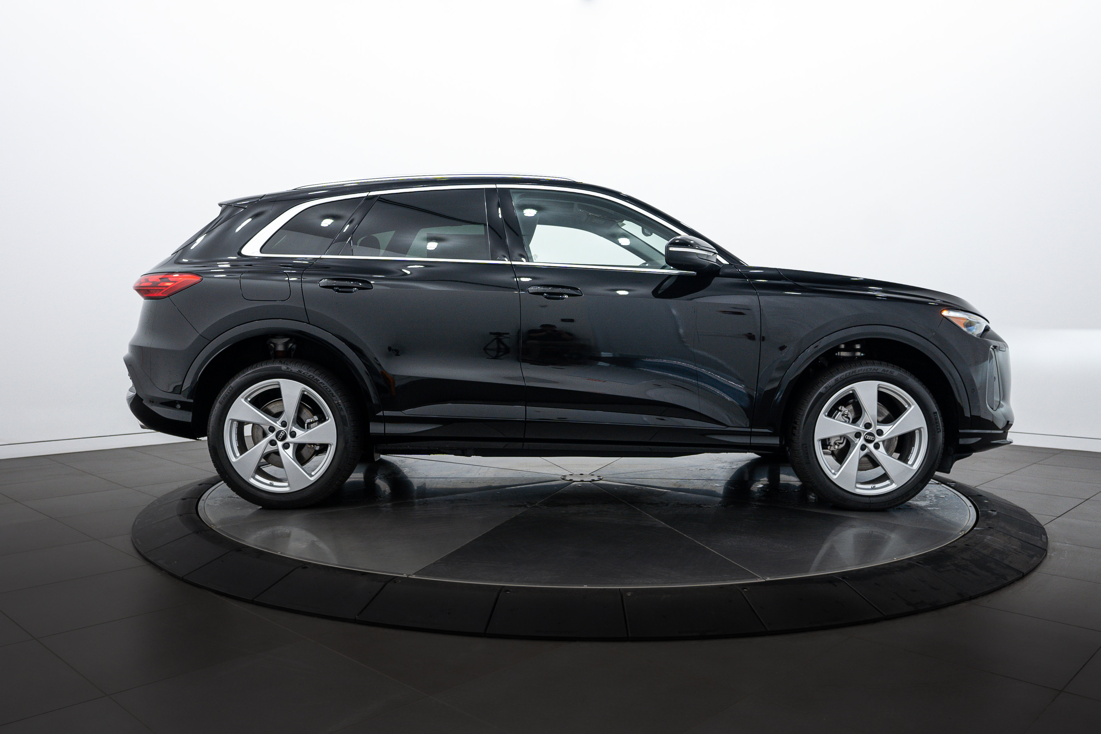 2025 Audi Q5 Premium Plus photo 3