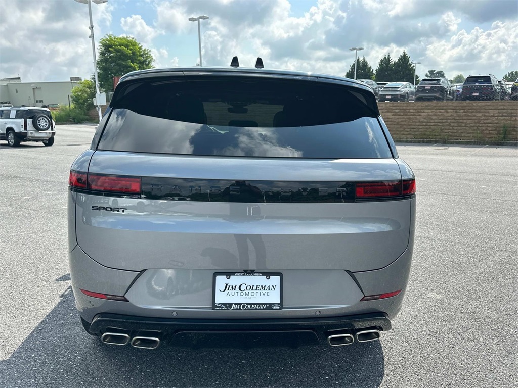 2025 Land Rover Range Rover Sport SE photo 24