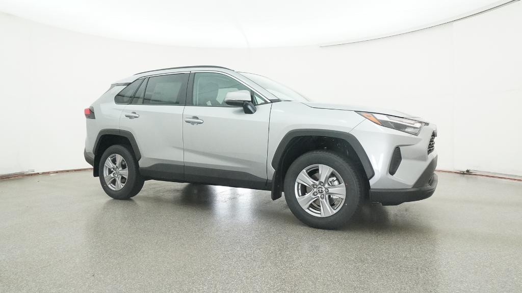 2025 Toyota RAV4 XLE photo 10