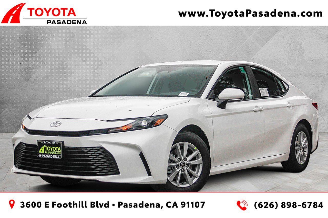 2026 Toyota Camry LE's photo