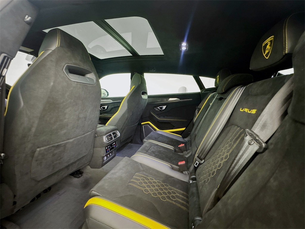 2024 Lamborghini Urus Performante photo 21