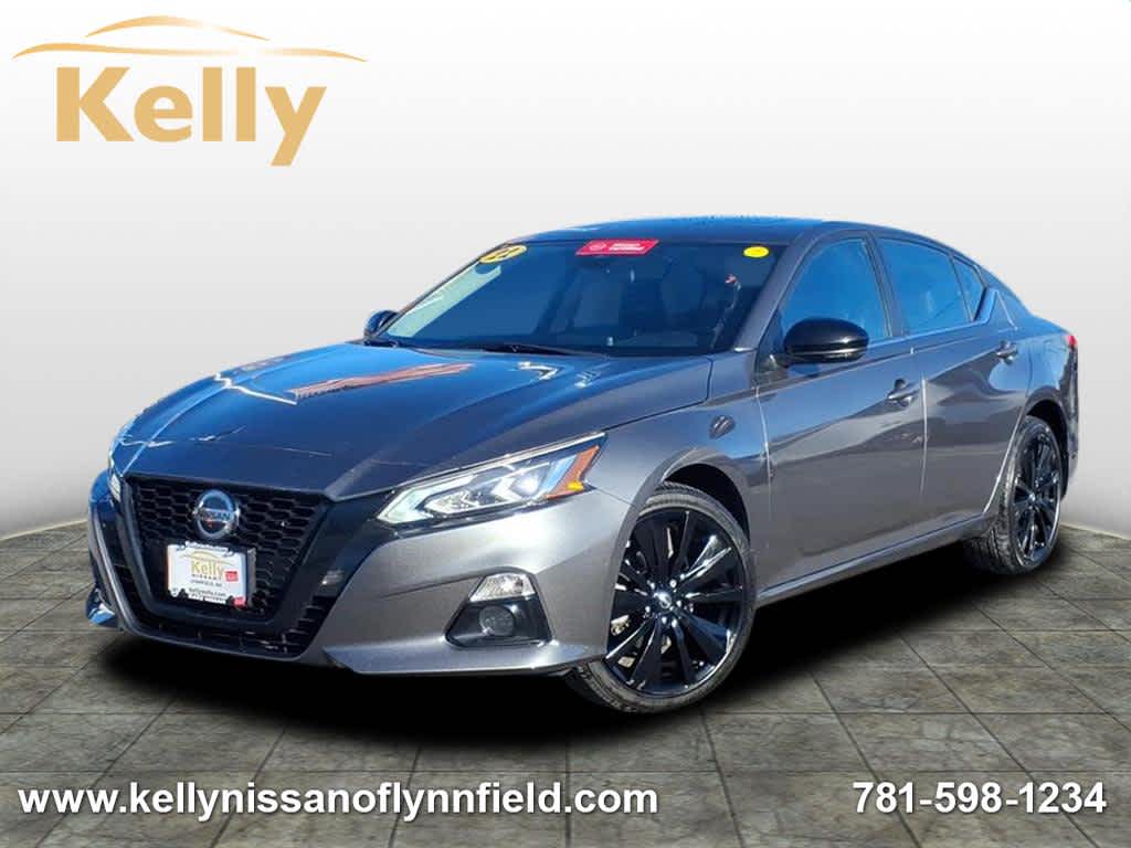 2022 Nissan Altima SR's photo