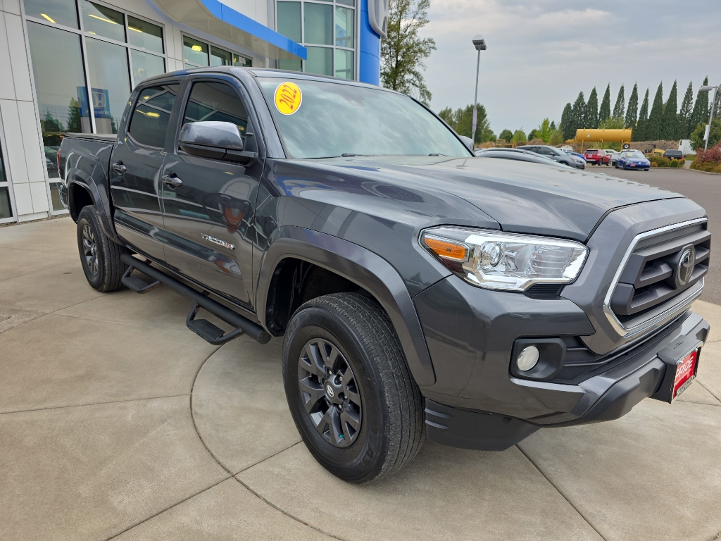 2022 Toyota Tacoma SR5 photo 9