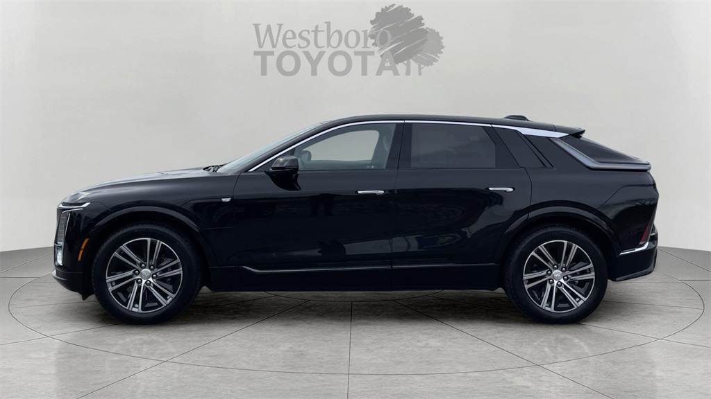 2024 Cadillac Lyriq Luxury photo 4