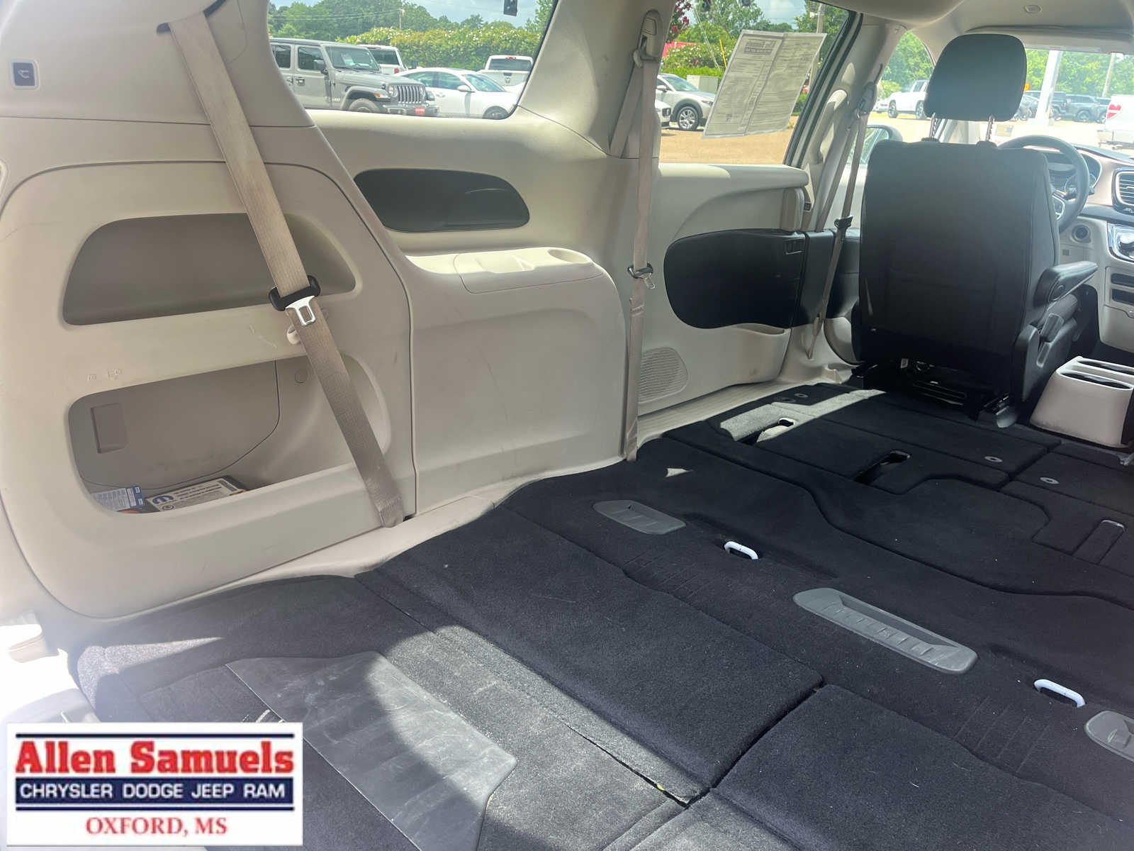 2023 Chrysler Voyager LX photo 40