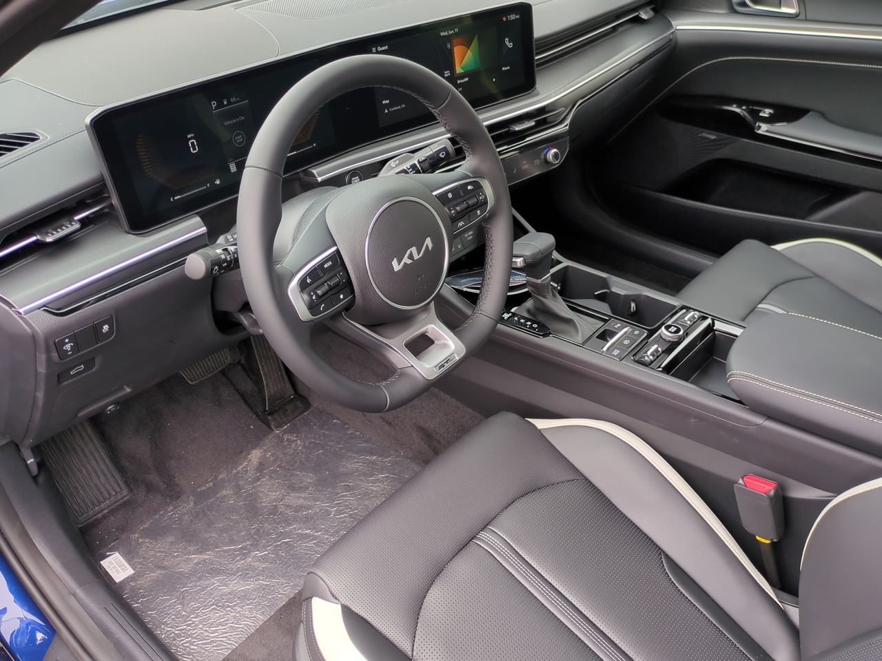 2025 Kia K5 GT-Line photo 8