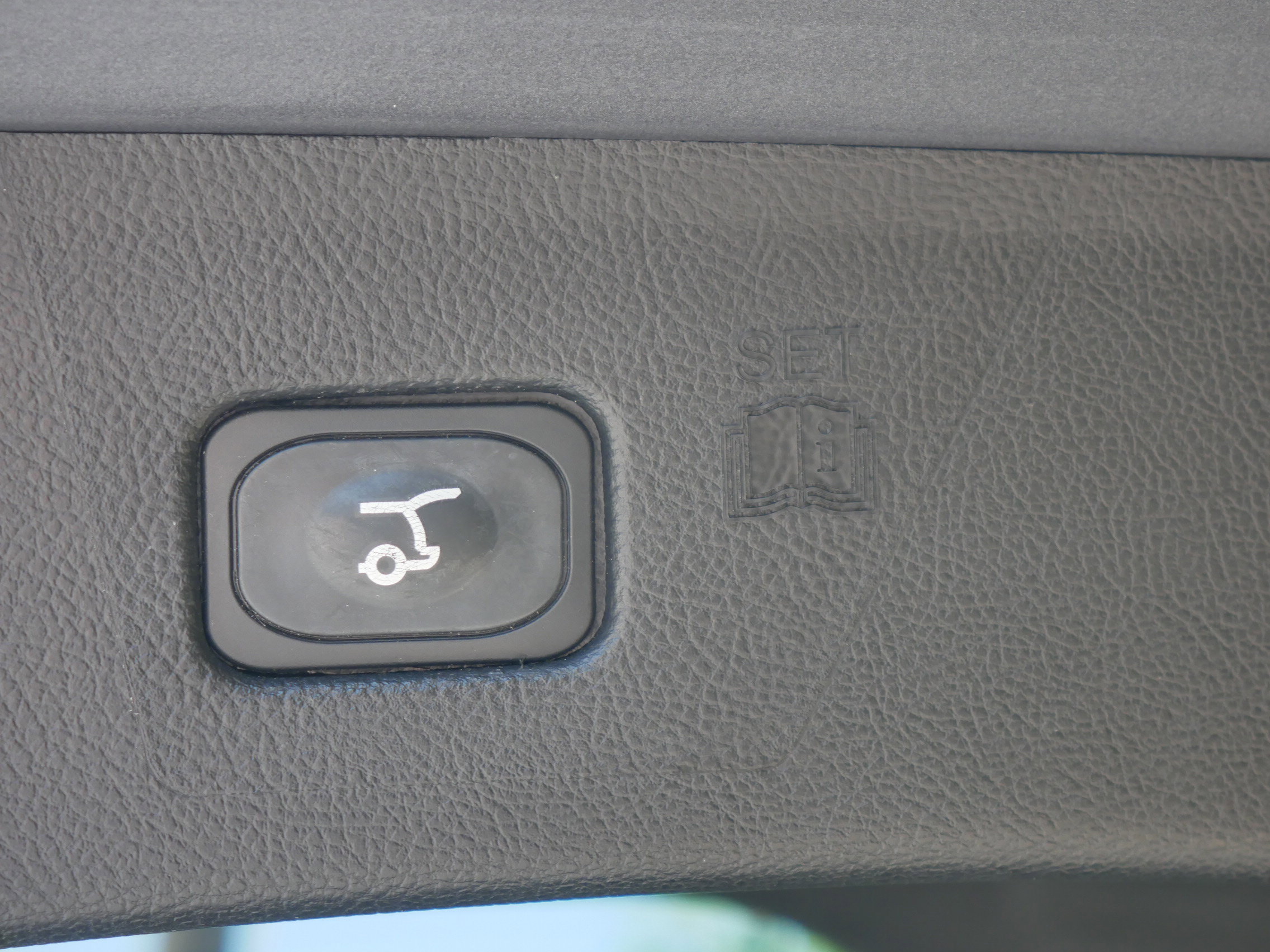 2024 Ford Edge ST-Line photo 23