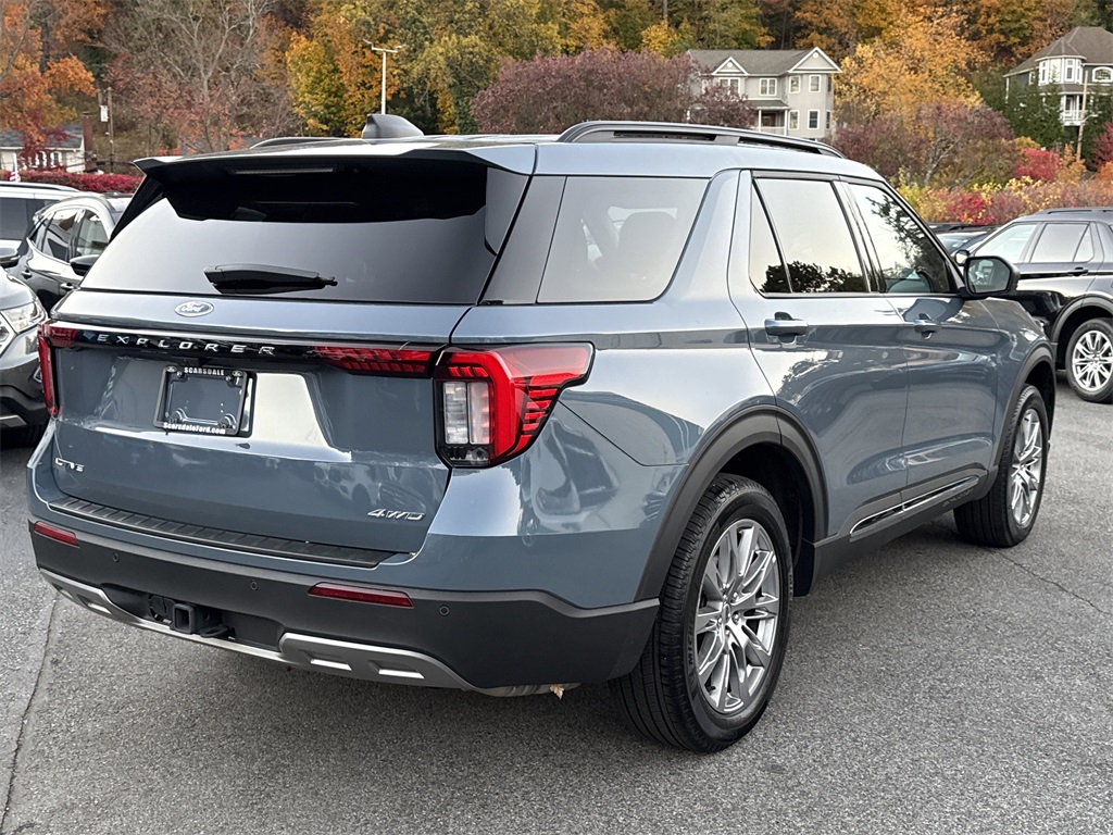 2025 Ford Explorer photo 3