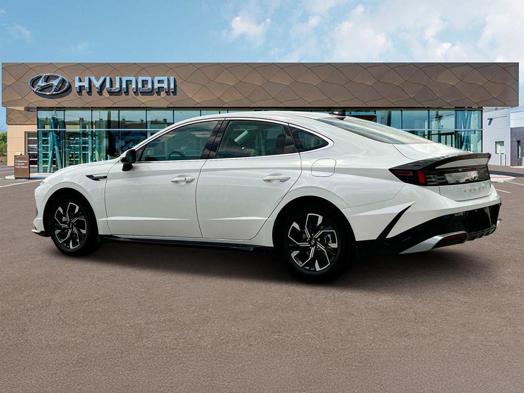 2025 Hyundai Sonata SEL photo 4