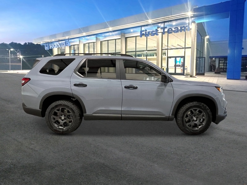 2025 Honda Pilot TrailSport photo 8