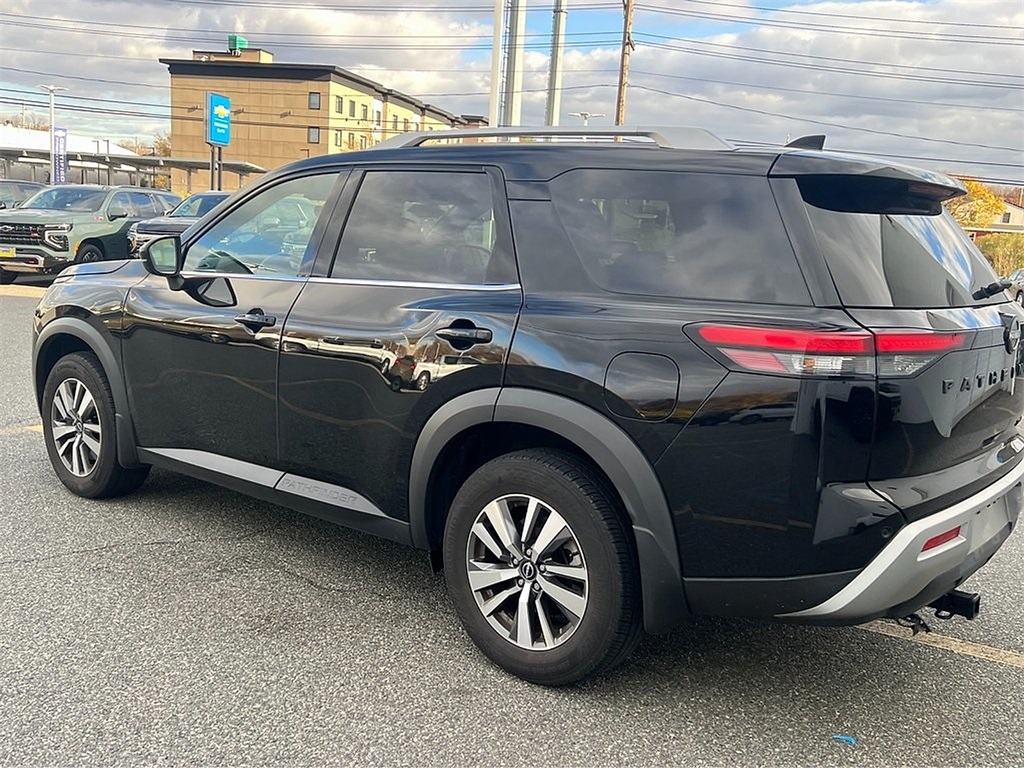 2024 Nissan Pathfinder SL photo 4
