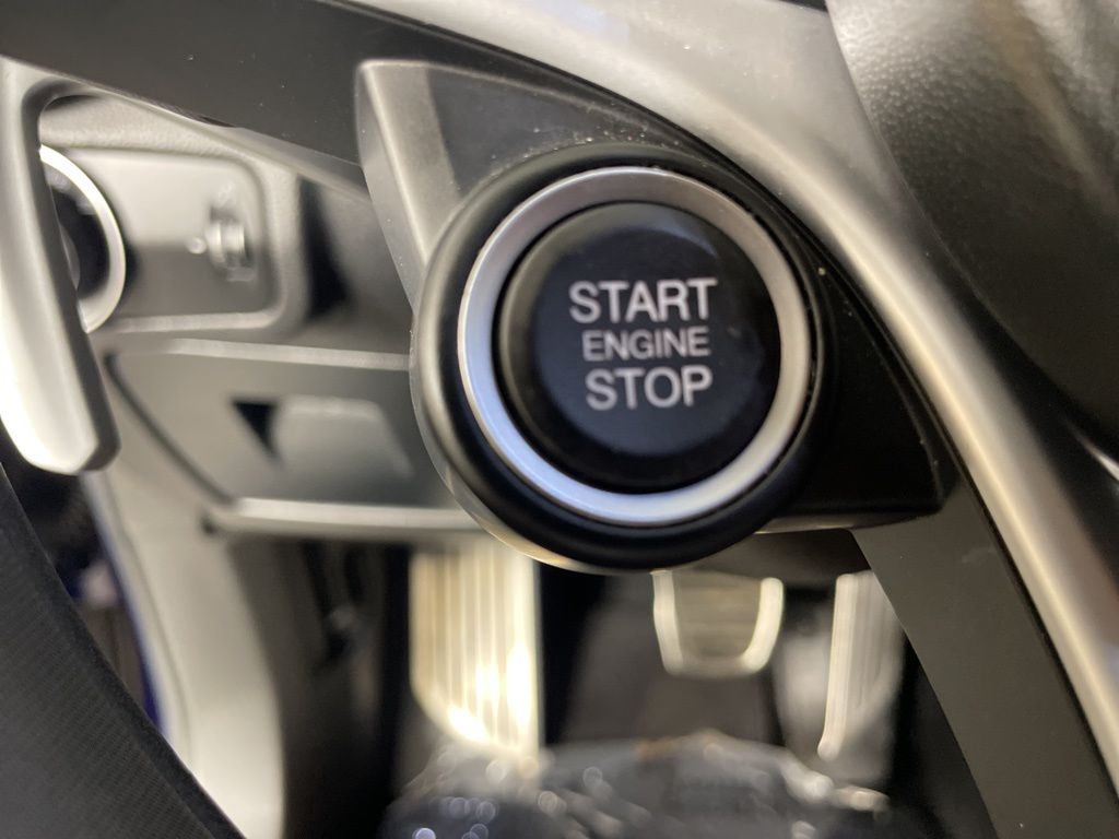 2018 Alfa Romeo Stelvio Base photo 25