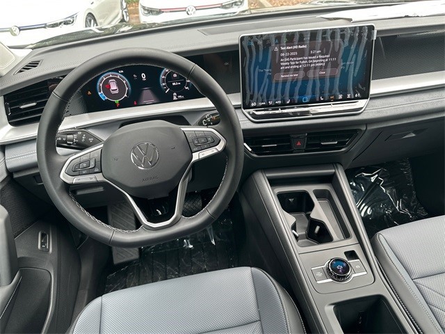 2025 Volkswagen Tiguan SE photo 29