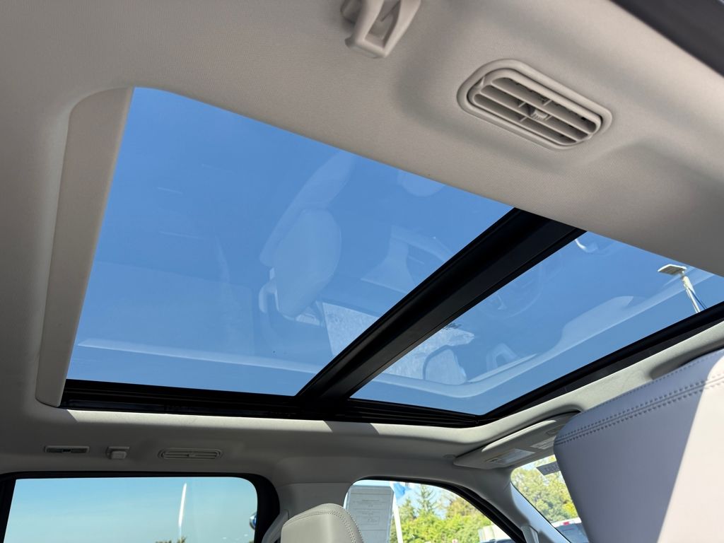 2025 Ford Expedition MAX photo 10