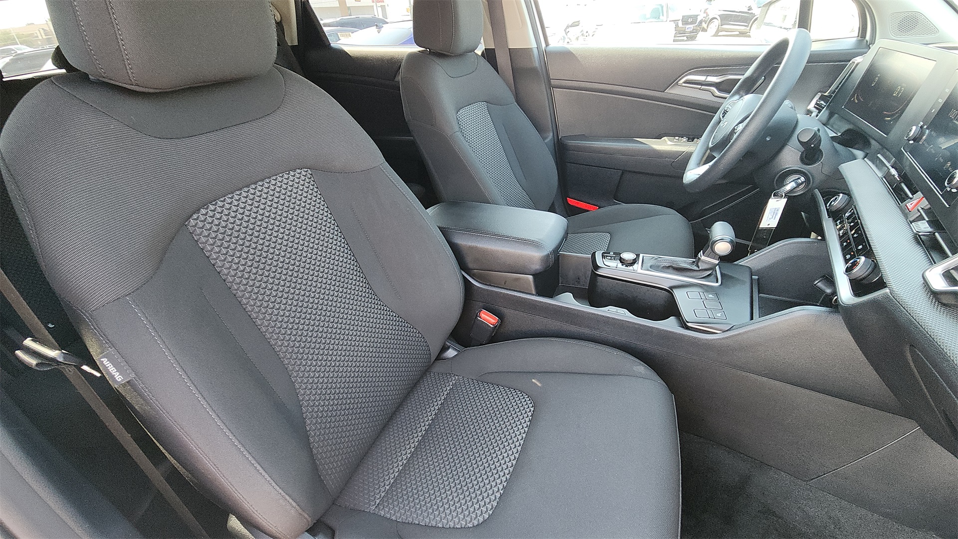 2024 Kia Sportage LX photo 27