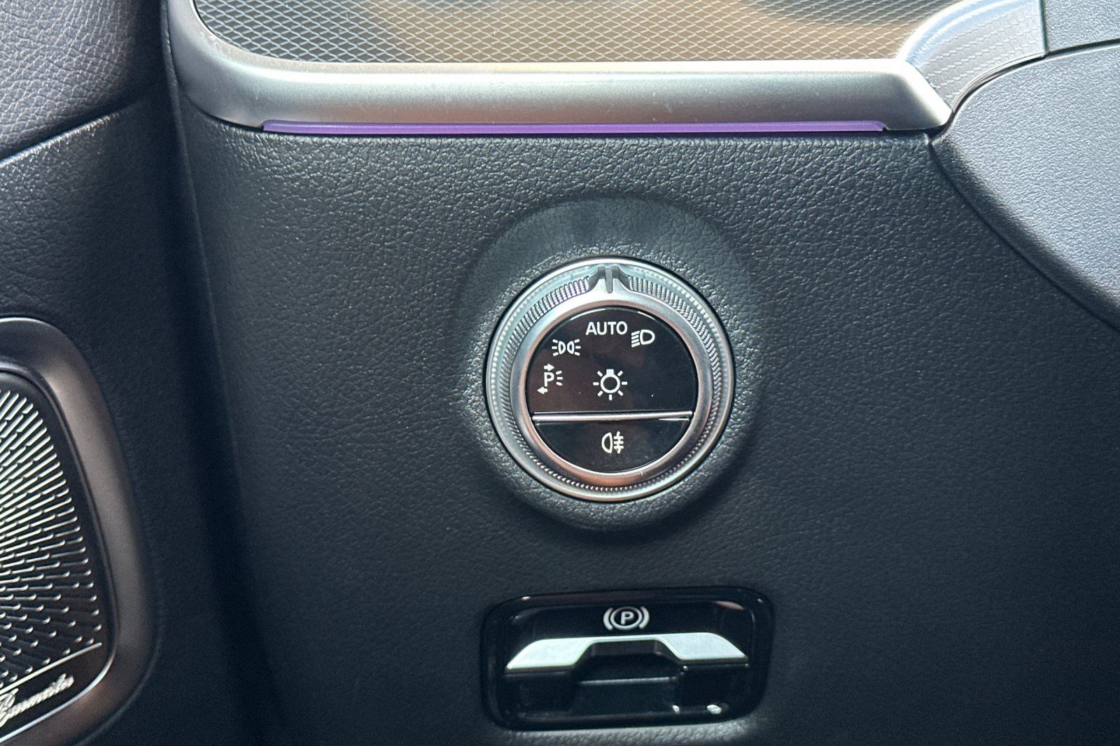 2025 Mercedes Benz C 300 photo 25
