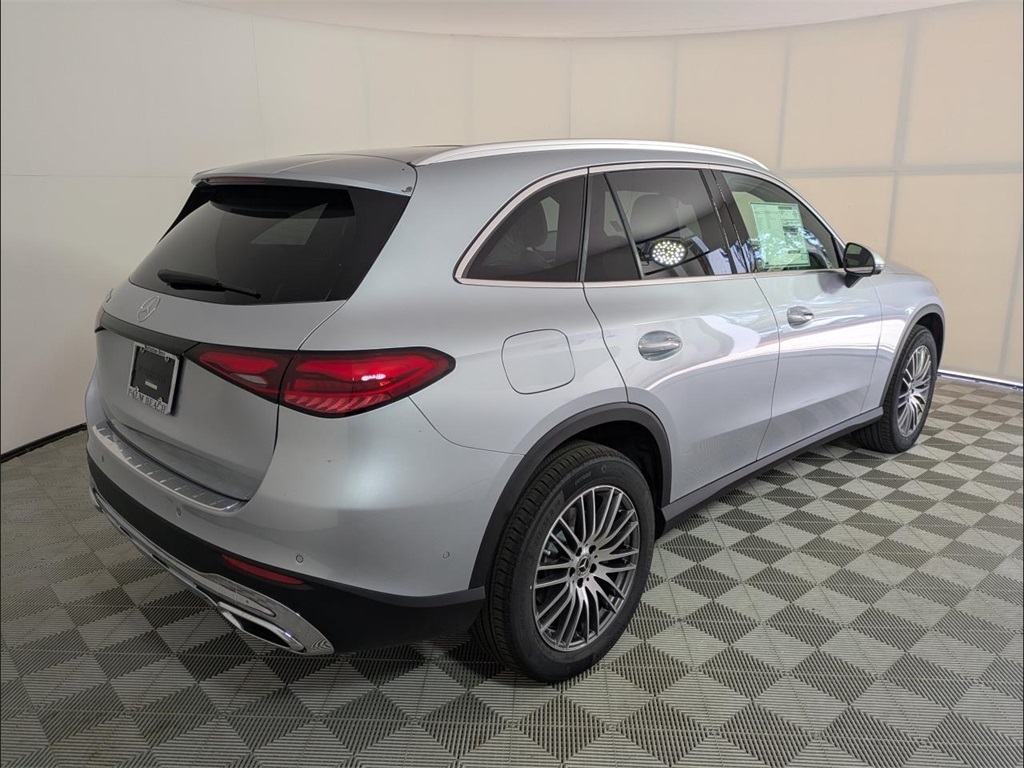 2026 Mercedes Benz GLC 300 photo 4