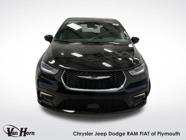 2025 Chrysler Pacifica photo 9