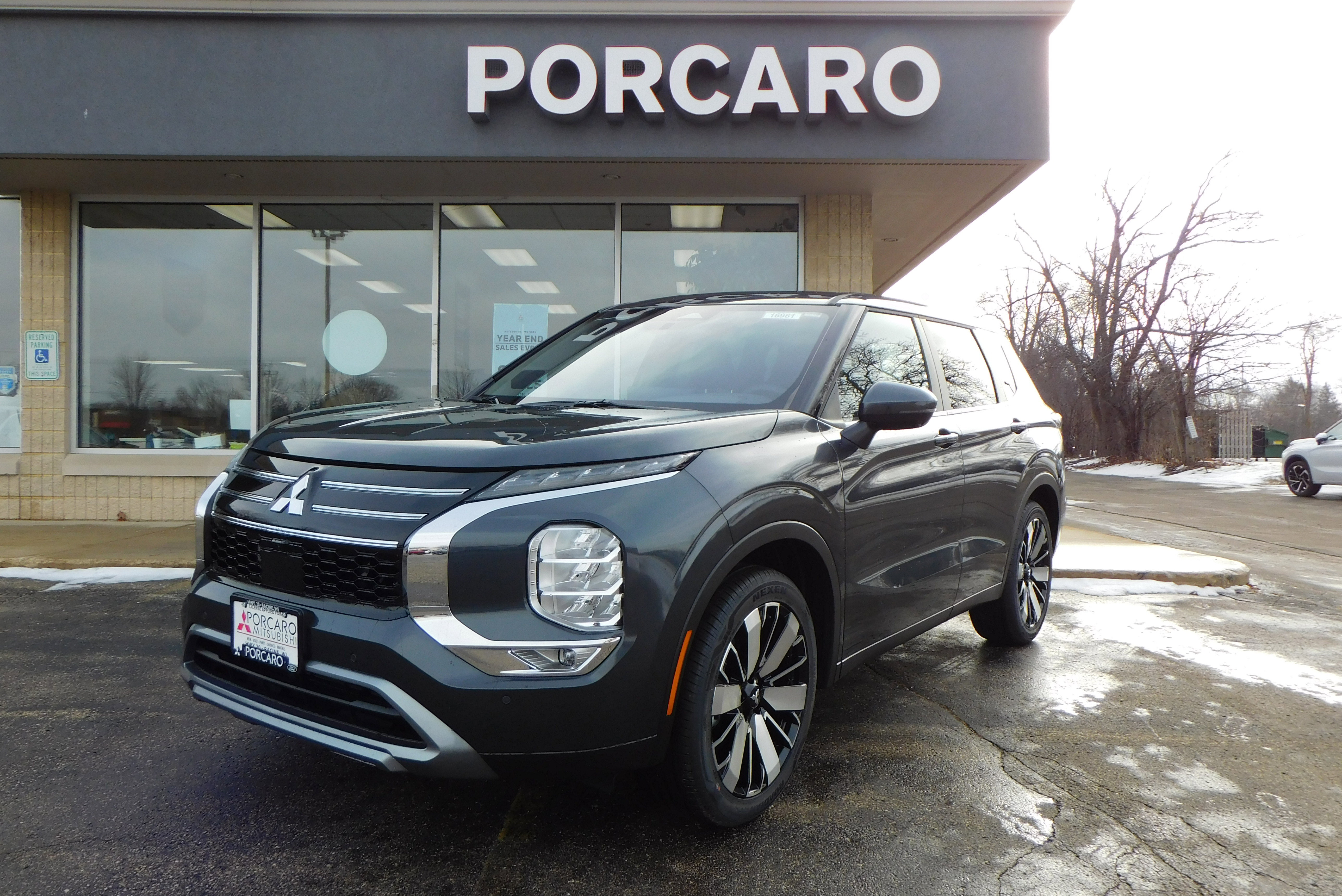 2026 Mitsubishi Outlander SE's photo