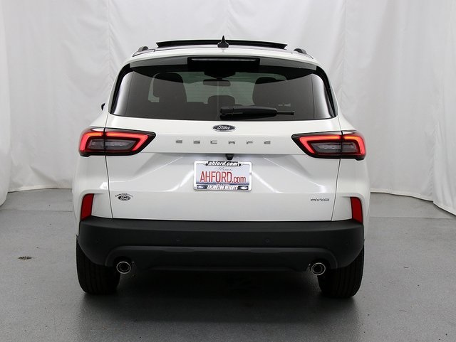 2025 Ford Escape ST-Line photo 4