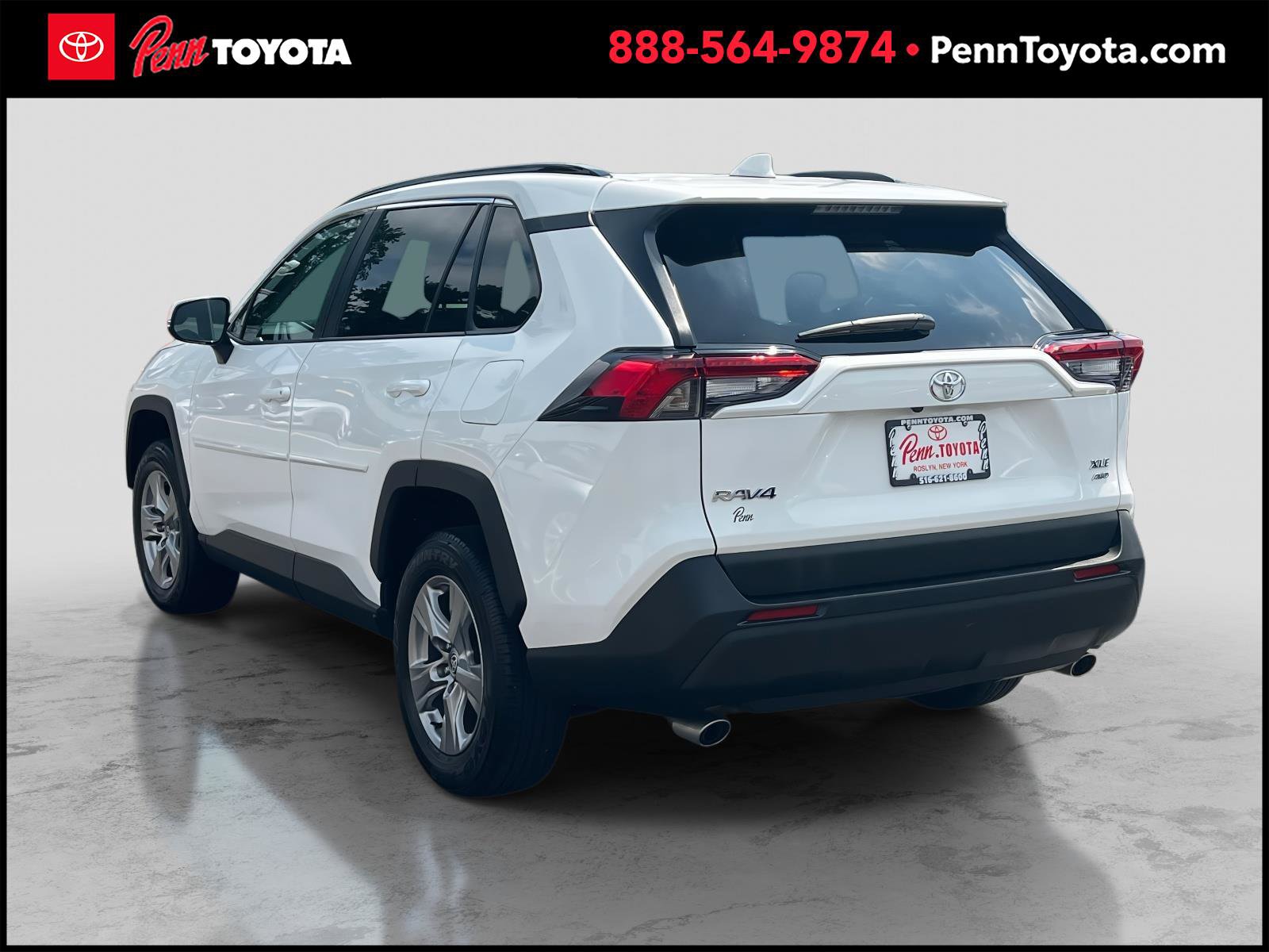 2023 Toyota RAV4 XLE photo 5