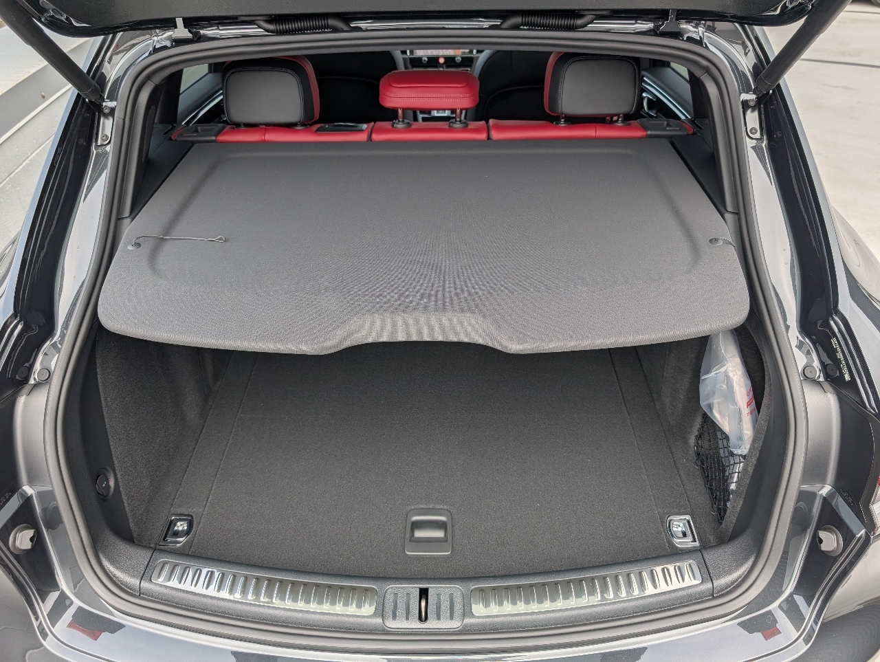 2025 Porsche Macan T photo 12