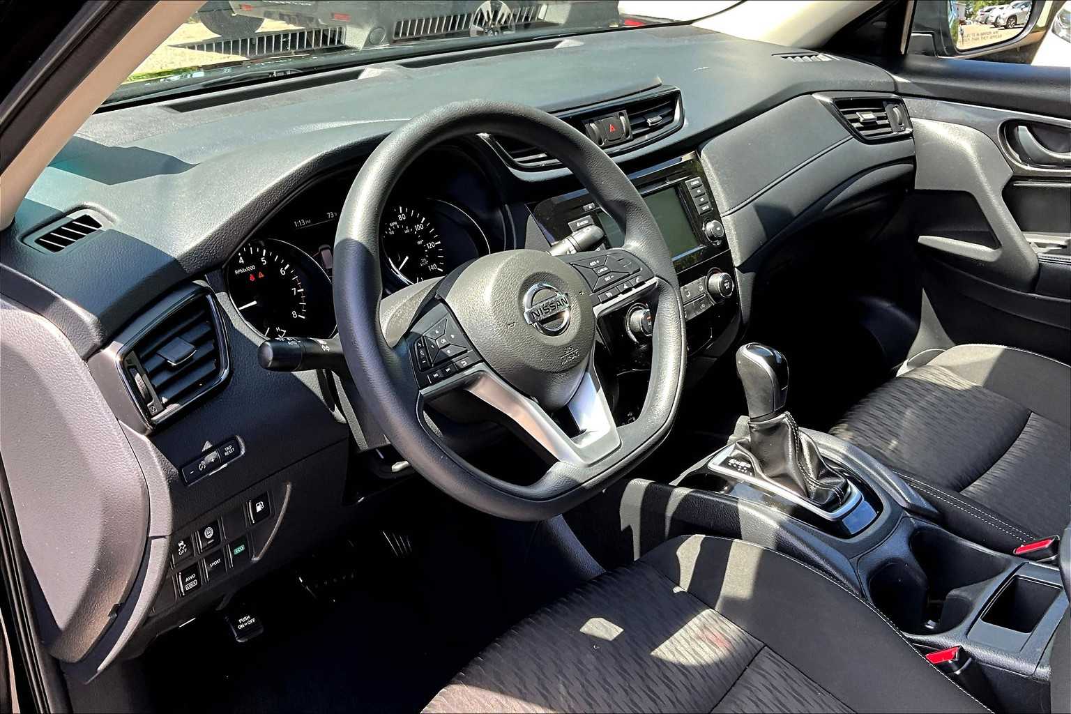 2020 Nissan Rogue S photo 14