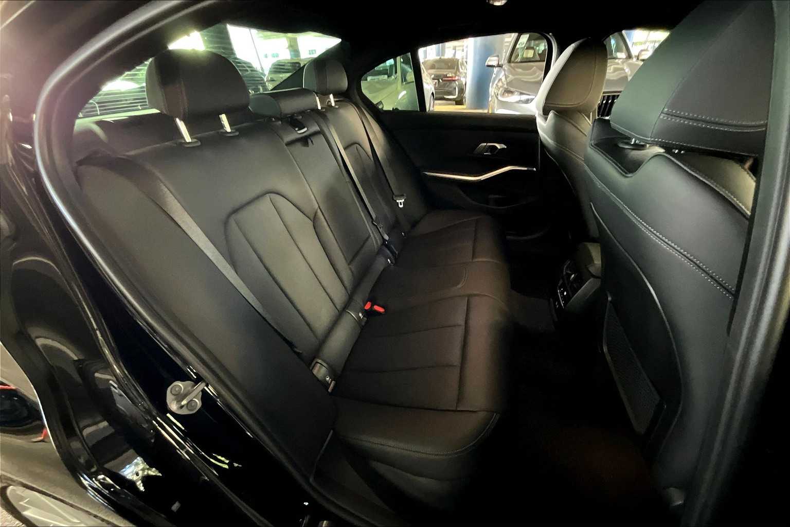2023 Bmw 330i photo 18