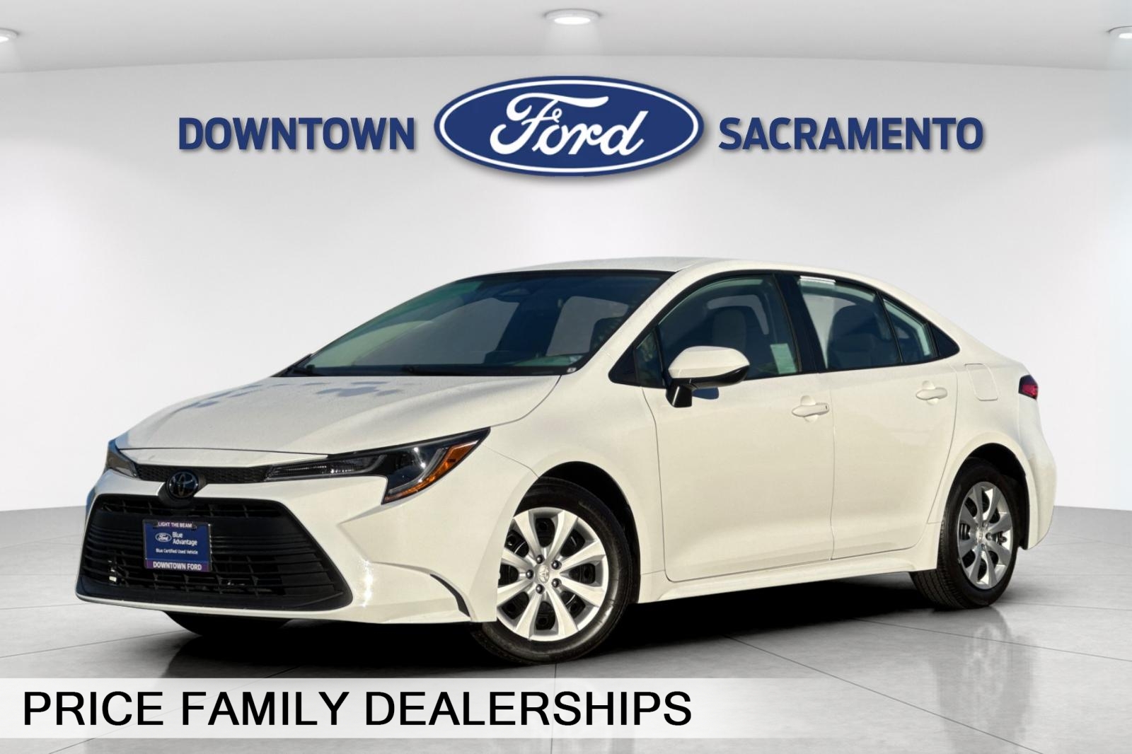 2023 Toyota Corolla LE's photo